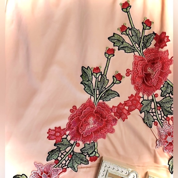 Floral Embroidery Dress - Picture 3 of 5